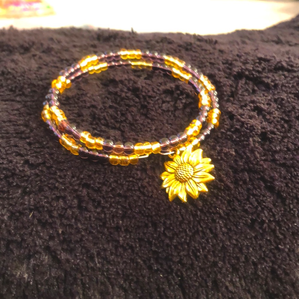🌻 charm bracelet